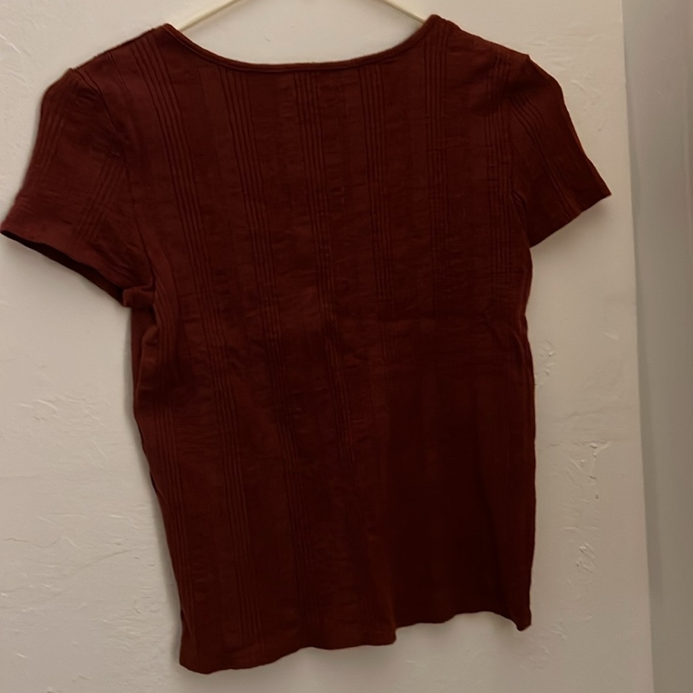 AE Rustic Red Ribbed Button-Down Tee - Picture 5 of 5